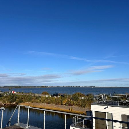 Schwimmendes Haus - An Bord Zwei Hotel Olpenæs Eksteriør billede